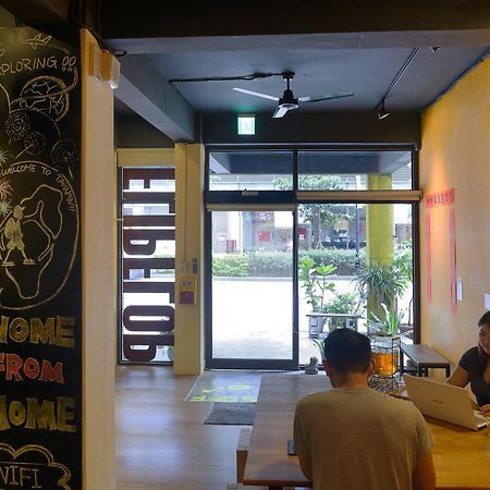 Flip Flop Hostel - Main Station Taipei Exteriör bild