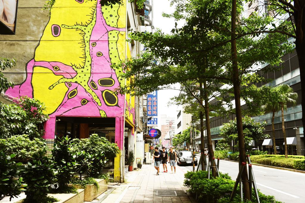Flip Flop Hostel - Main Station Taipei Exteriör bild