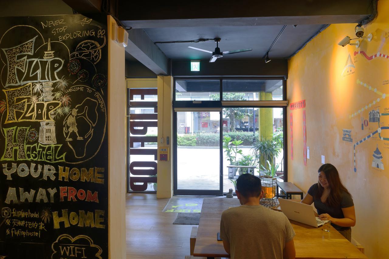 Flip Flop Hostel - Main Station Taipei Exteriör bild