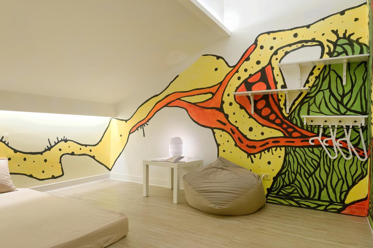 Flip Flop Hostel - Main Station Taipei Exteriör bild