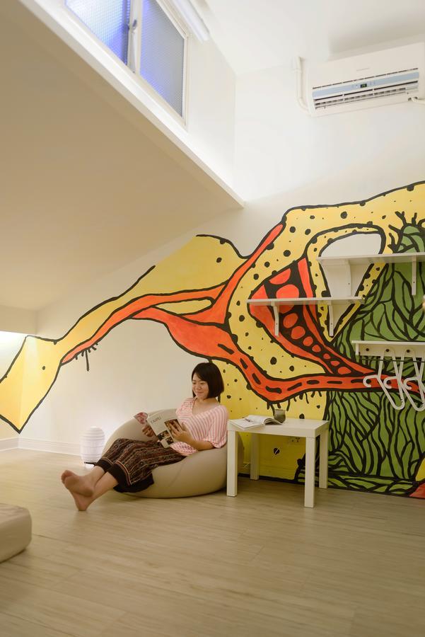 Flip Flop Hostel - Main Station Taipei Exteriör bild