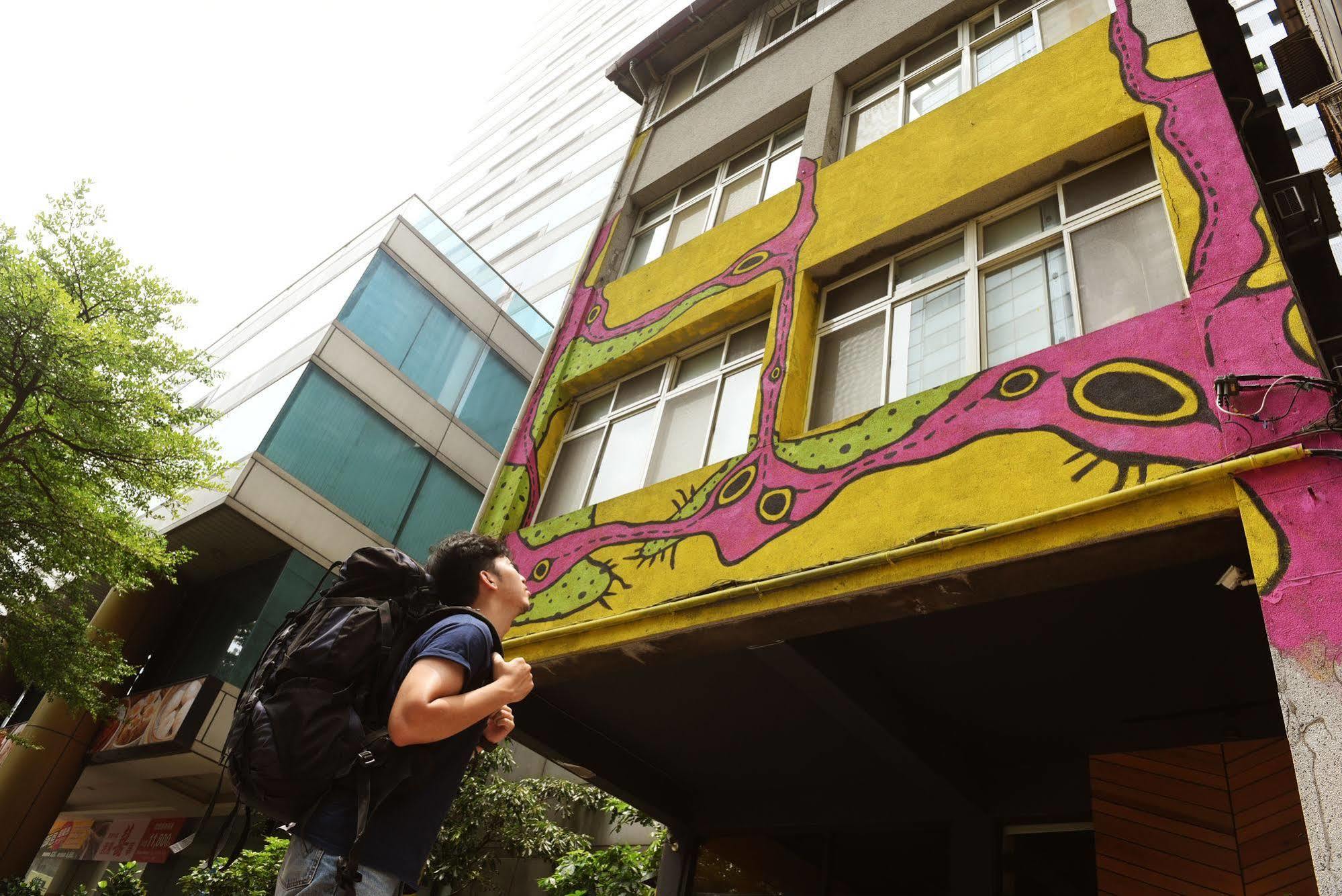 Flip Flop Hostel - Main Station Taipei Exteriör bild